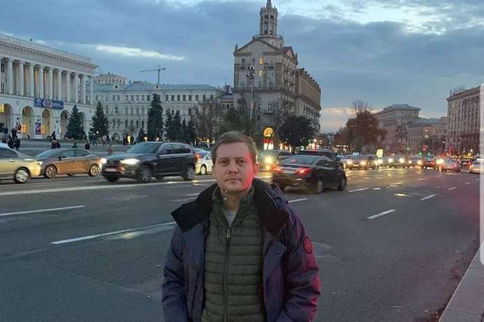 Відомий російський пропагандист спокійно гуляє Києвом (фото) 