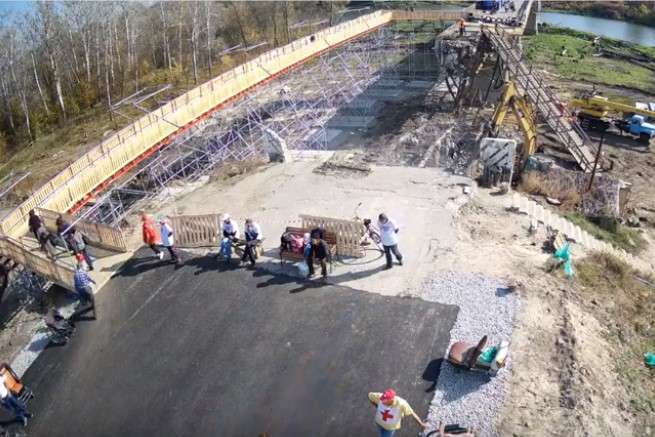 Сайдіка вразила швидкість ремонту мосту в Станиці Луганській