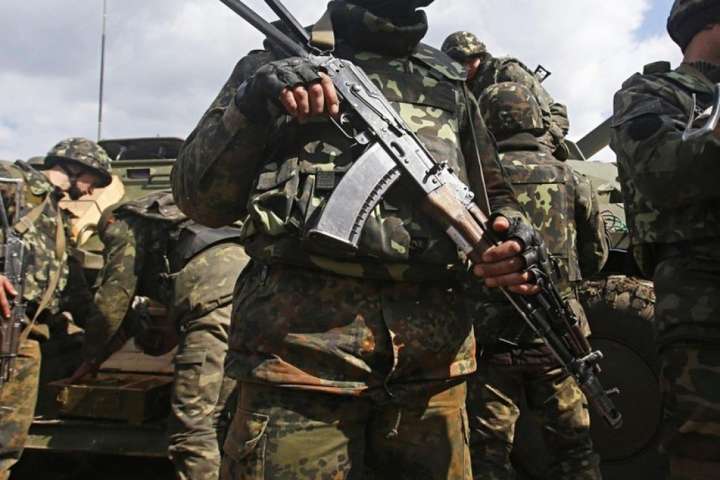 Бойовики на Донбасі дев’ять разів обстріляли українських захисників