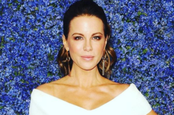  Кейт Бекинсейл  
 instagram.com/katebeckinsale/ 