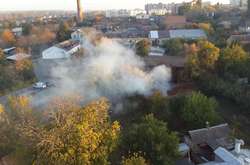 На вихідні вінничани «очищали» свої подвір’я від листя завдяки вогню