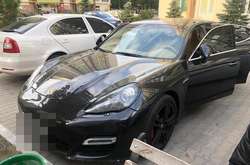 Зловмисники заволоділи елітною автівкою киянина і переоформили за підробленими документами на іншу особу