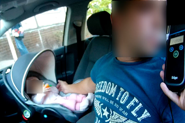Києвом роз’їжджав п’янючий водій із немовлям в салоні авто (фото)