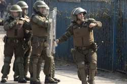 Президент Чилі скасував підвищення плати за проїзд в метро через протести