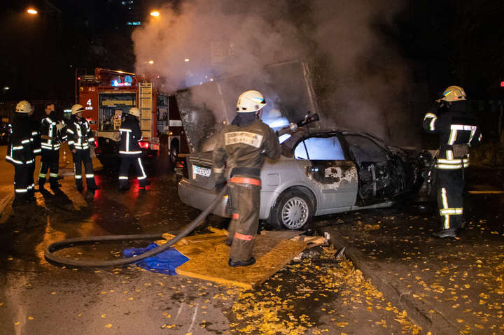 У вихідні у Києві горіли чотири автомобілі