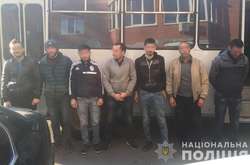 На ринку «Столичний» поліція затримала мігрантів-нелегалів (фото)