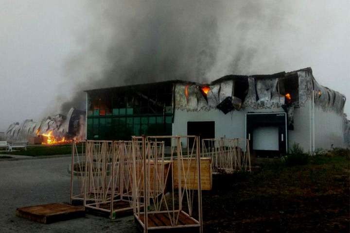 На Одещині згорів цех крупної часникової компанії 