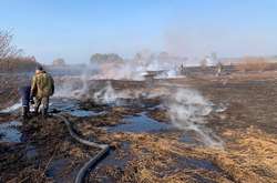 Ліквідація пожежі торфовища триває