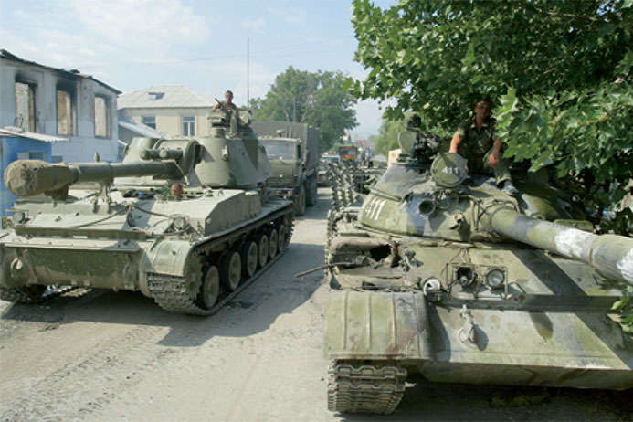 Місія ОБСЄ виявила на окупованій Луганщині 36 танків та майже 100 БМП