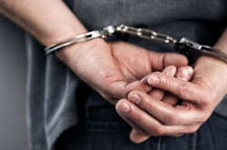 В Одесі чоловік викрав у школярки телефон