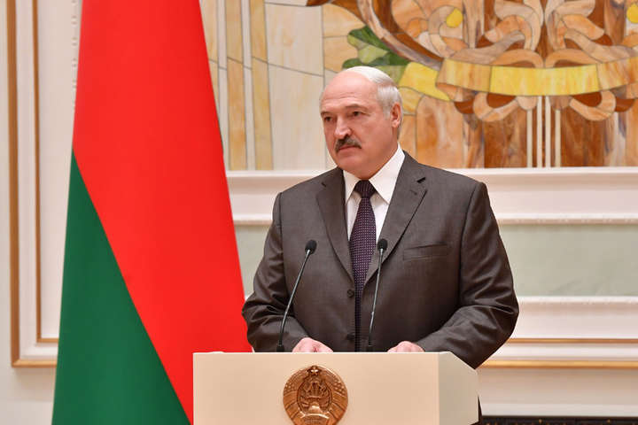 Лукашенко: Возле границ Беларуси накаляется ситуация
