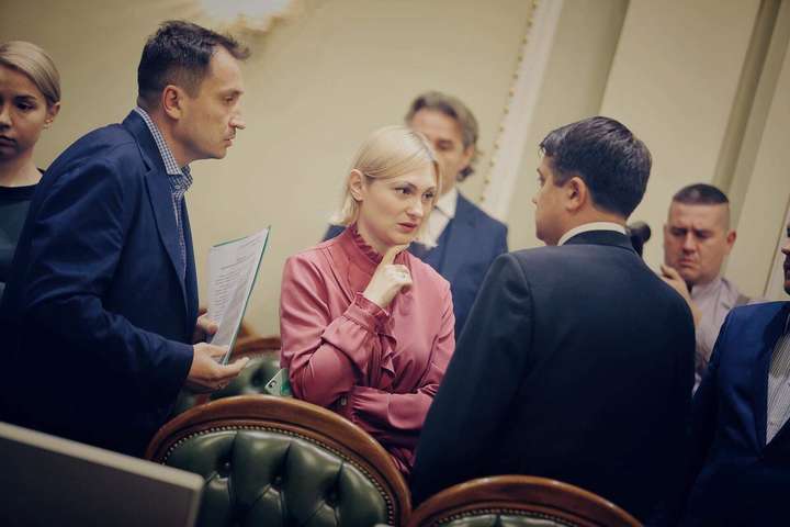 Членів фракції «Слуги народу» можуть перевірити на поліграфі, - депутатка Кравчук
