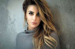 Запрещенная в Украине телеведущая показала голые фото