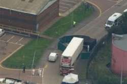 Страшна знахідка: у вантажівці в Британії знайшли 39 мертвих людей 