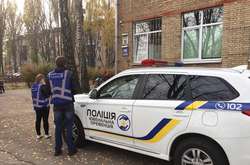На місце події виїхала слідчо-оперативна група і співробітники ювенальної превенції