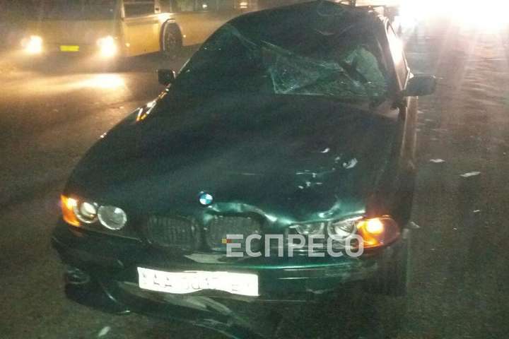 В Киеве BMW сбил пешехода насмерть