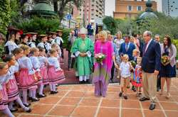 З 5 років діти навчатимуться програмуванню за допомогою підлогового робота Bee-bot, який знайомить їх з цією сферою і є провідником у світ цифрових технологій