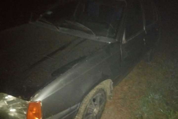 На Київщині водій збив чоловіка та заховав автівку в лісі (фото)