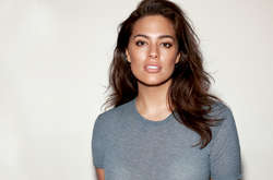 Эшли Грэм показала нежное фото с мужем