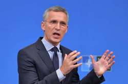 Столтенберг назвав анексію Криму гібридною тактикою Росії