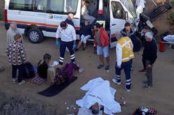 У Туреччині мікроавтобус з туристами потрапив у ДТП: постраждали 10 українців