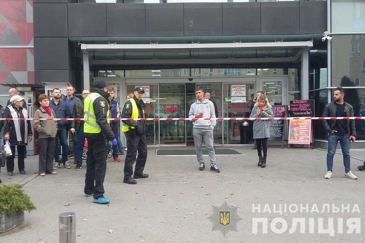 В Харькове возле супермаркета произошла стрельба, есть погибший