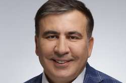 Саакашвили продает бутылку своего вина за 700 евро