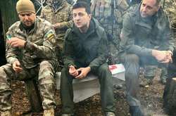  Зеленський відвідав добровольців у Золотому 