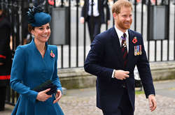 Принц Гарри ущипнул жену своего брата Кейт Миддлтон за ягодицу