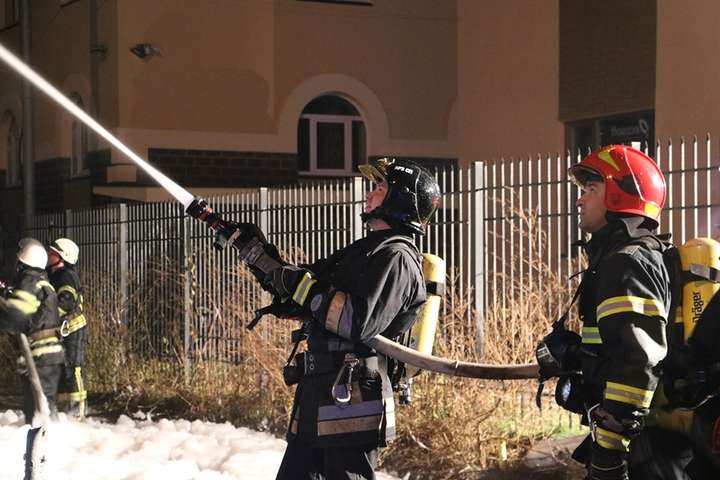 Понад 100 пожеж і чотири «мінування»: у столичних рятувальників був неспокійний тиждень