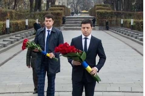 Зеленський поклав квіти до могили Невідомого солдата (фото)