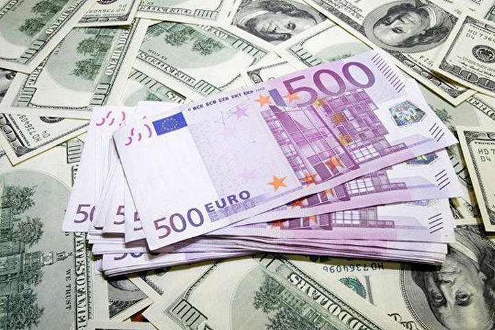 Долар і євро продовжують дорожчати після вихідних: курс валют на 28 жовтня