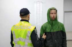 Біля кав’ярні в Києві молодик намагався зґвалтувати дівчину (відео)