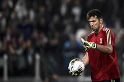 41-летний вратарь Буффон не хочет завершать карьеру по окончании сезона