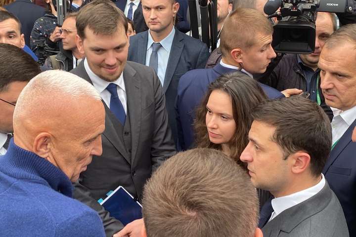 У Маріуполі на президентському інвестфорумі Ярославський сказав, що готовий побудувати новий аеропорт в Донецьку