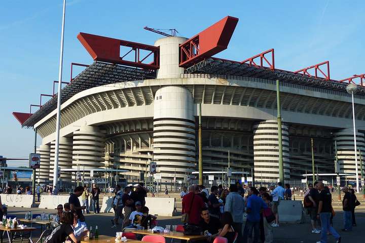 Міська рада Мілана вирішила не зносити легендарний стадіон «Сан-Сіро»