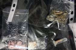 Вилучені наркотичні речовини направили на експертне дослідження