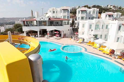 Девочка умерла после того, как ее руку затянуло в трубу бассейна