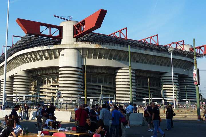 Городской совет Милана выступил против сноса легендарной арены «Сан-Сиро»