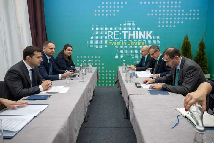 Зеленський і віцепрезидент ЄБРР обговорили збереження інвестицій в Україну 