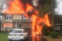  Внаслідок авіакатастрофи загорілися щонайменше три будинки 