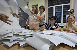 Раніше суд скасував рішення ЦВК про реєстрацію Сергія Рудика народним депутатом, обраним в ОВО № 198