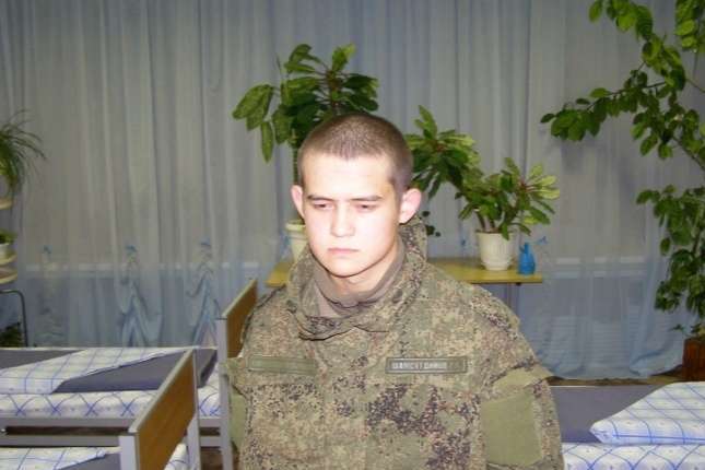 Бійня у військовій частині в Росії: солдата заставляли мити підлогу