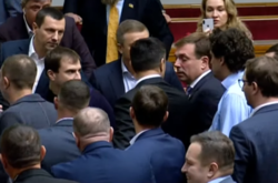В Верховной Раде произошла потасовка между нардепами