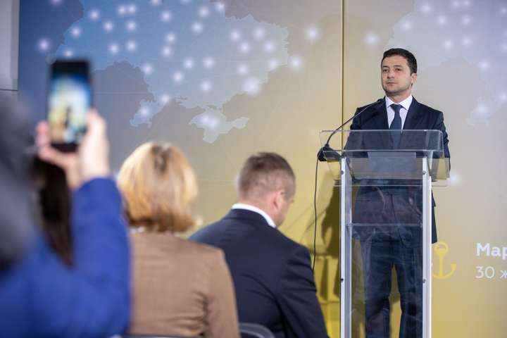 Зеленський назвав чотири головні складові реінтеграції Донбасу і Криму