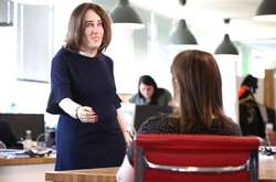 Ученые шокировали сеть видом офисных работников через 20 лет (фото)