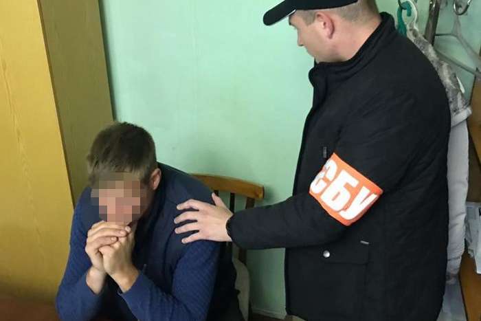 Керівника київської філії держпідприємства затримано на хабарі (фото)