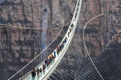В одной из провинций Китая закрыли все стеклянные мосты