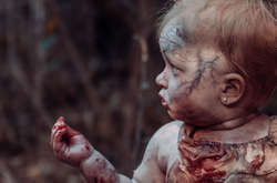 Парочка превратила своего ребенка в зомби (фото)