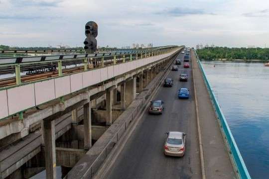 У п’ятницю відкриють рух автопроїздами мосту Метро через Русанівську протоку